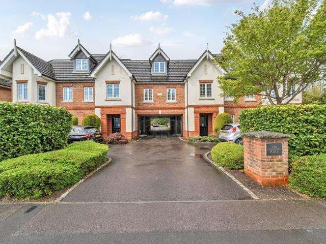 Flat for sale in Winkfield