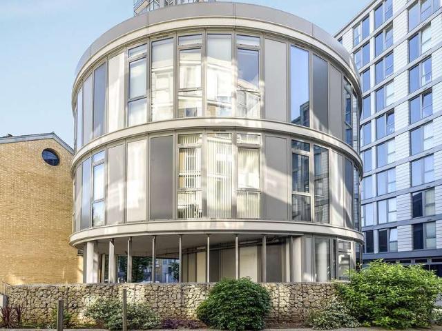 Flat for sale in London Borough of Lewisham, Deptford