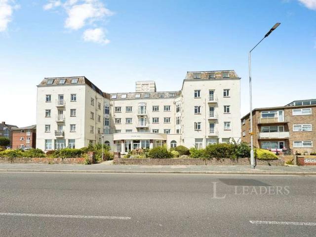 Flat for sale in Dale Hill, Essex