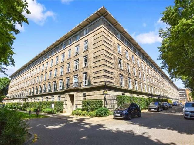 Flat for sale in London Borough of Ealing, Greater London