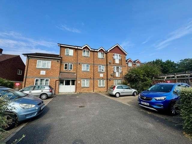 Flat for sale in Britwell, Slough