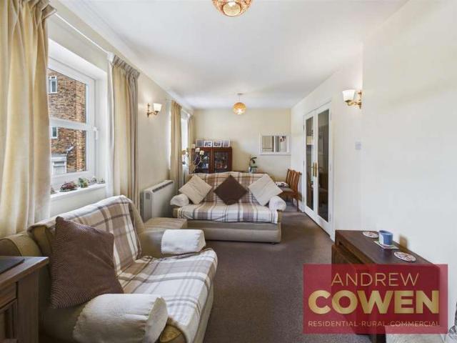 Flat for sale in South Cliff, Kepwick