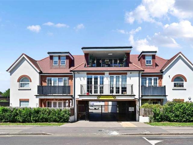 Flat for sale in Spelthorne, Surrey