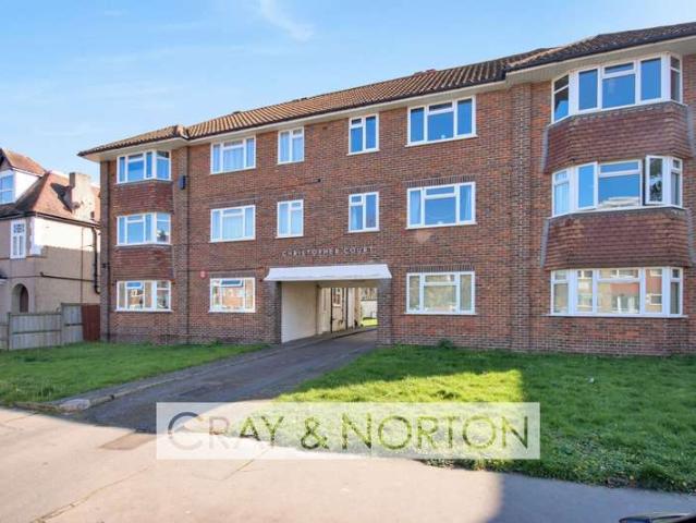 Flat for sale in London Borough of Croydon, Addiscombe