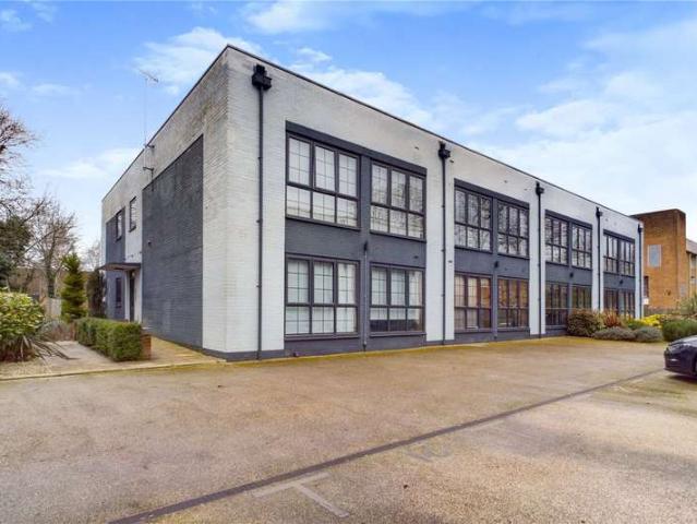 Flat for sale in Enborne, West Berkshire