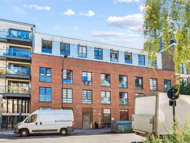 Flat for sale in Haggerston, De Beauvoir Town