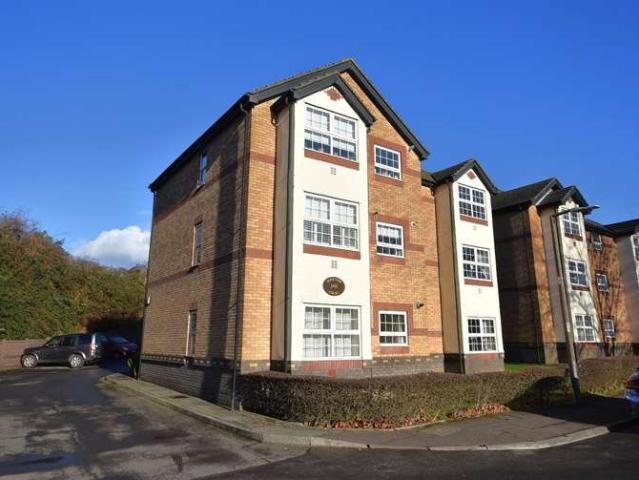 Flat for sale in Penarth, Wales