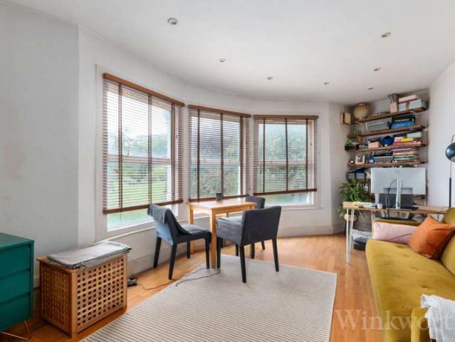 Flat for sale in London Borough of Lewisham, Greater London