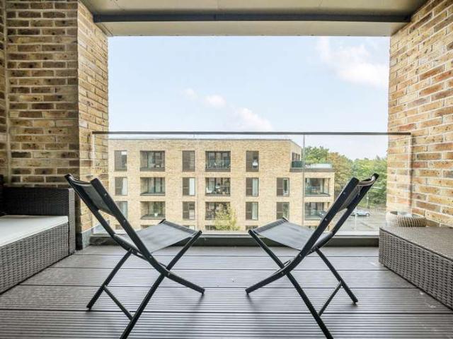 Flat for sale in Ashley Park, Surrey