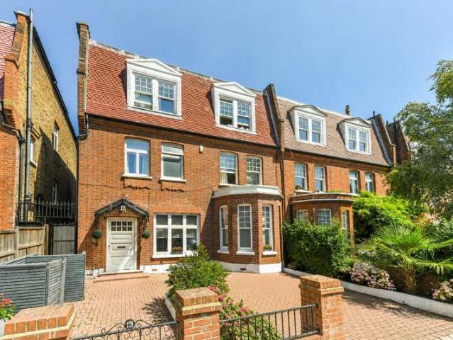 Flat for sale in South Hampstead, Greater London