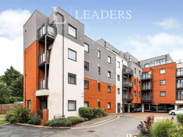 Flat for sale in Guildford Park, Westborough