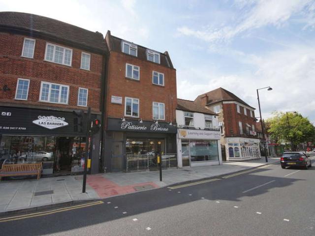 Flat for rent in Eastcote, Greater London