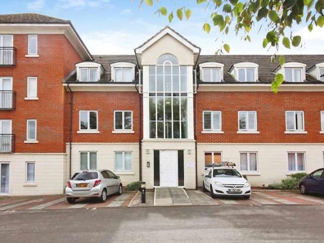 Flat for sale in Black Friars, Old Wharf