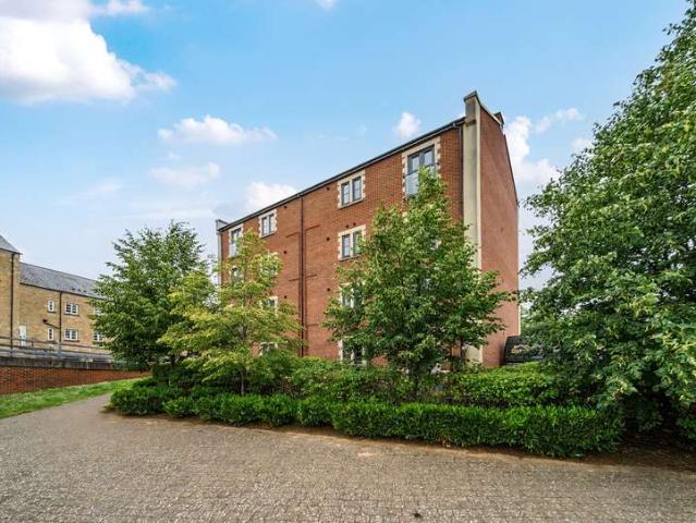 Flat for sale in Selsley, School House
