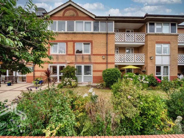 Flat for sale in St Annes, Lytham
