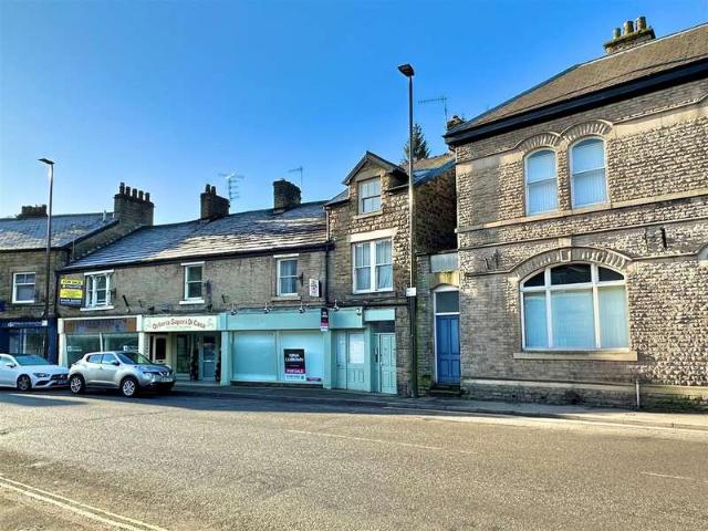 Flat for sale in Buxworth, Charlesworth