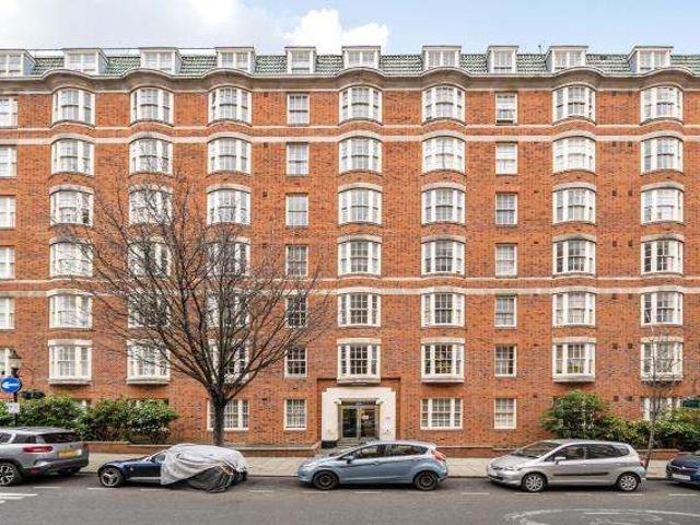 Flat for sale in Bayswater, Greater London