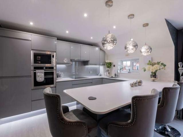 Flat for sale in Woodsmoor, Bramhall