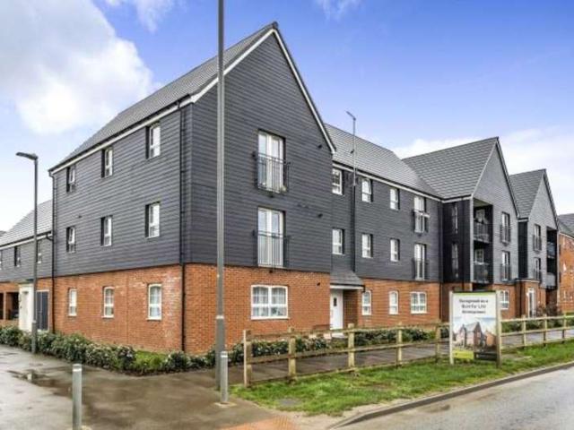Flat for sale in Kingsbrook