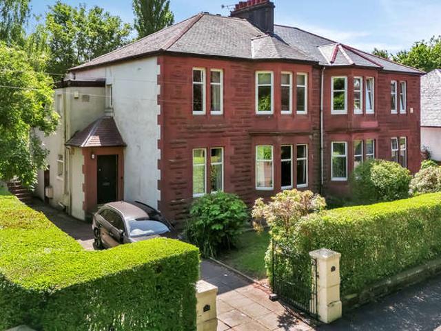 Flat for sale in Dumbreck, Scotland