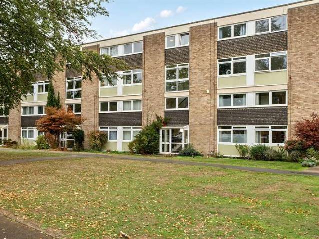 Flat for sale in Hersham, Walton-on-Thames