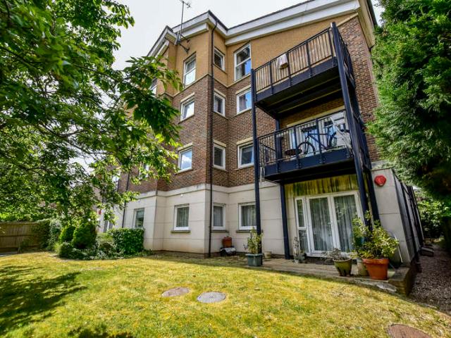 Flat for sale in Garston, Watford