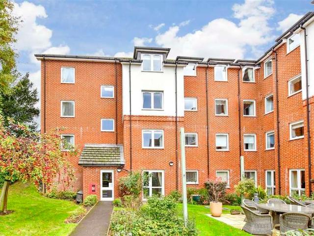 Flat for sale in Spring Vale, Hampshire