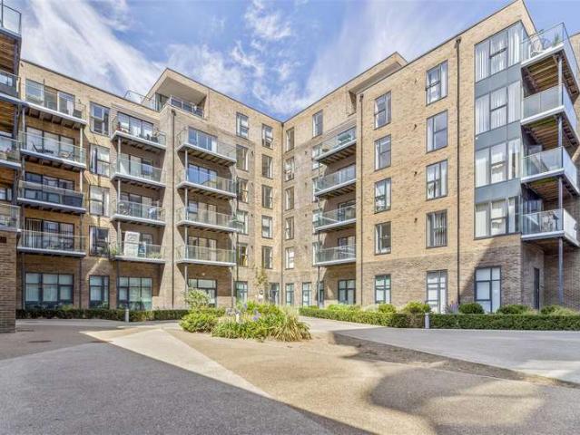 Flat for sale in West Worthing, Worthing