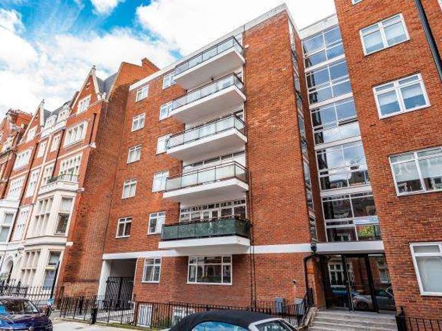 Flat for sale in Bayswater, Greater London