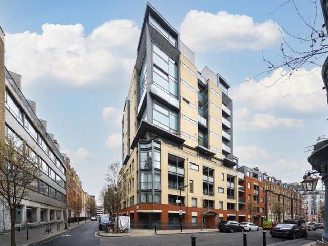 Flat for sale in Fitzrovia, East Marylebone