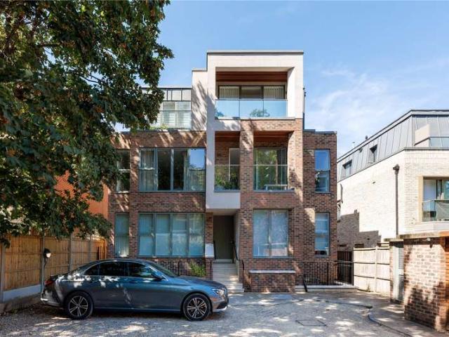 Flat for sale in Putney, Greater London