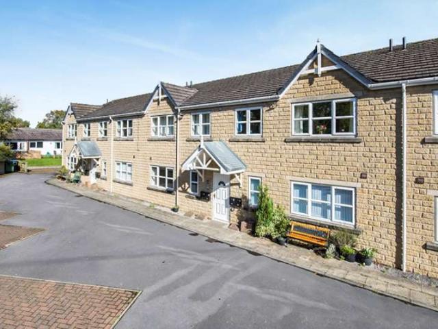 Flat for sale in Lingbob, Bradford
