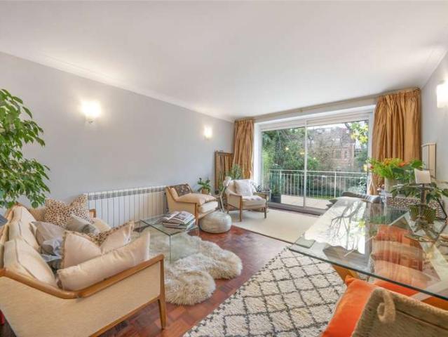 Flat for sale in Primrose Hill, Greater London