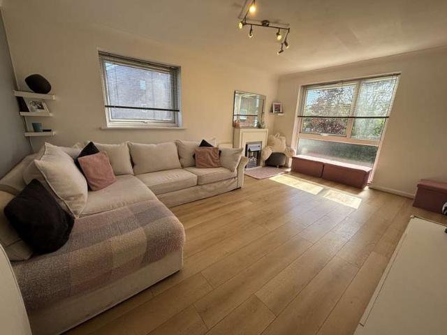 Flat for sale in Five Acres, Hertfordshire