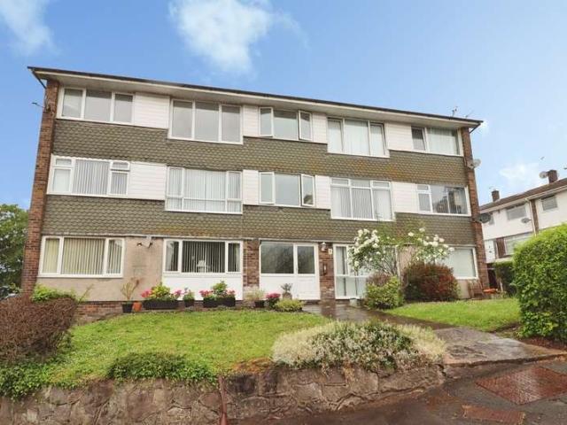Flat for sale in Llandough