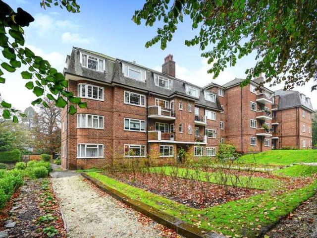 Flat for sale in Hollingbury, Brighton