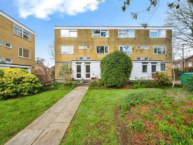 Flat for sale in Shirley Park, Southampton