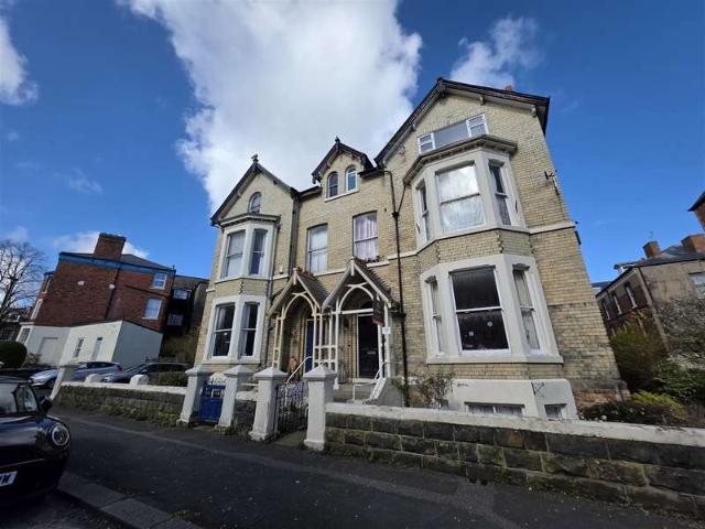 Flat for sale in South Cliff, Kepwick