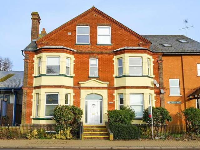 Flat for sale in Leighton-Linslade, Leighton Buzzard