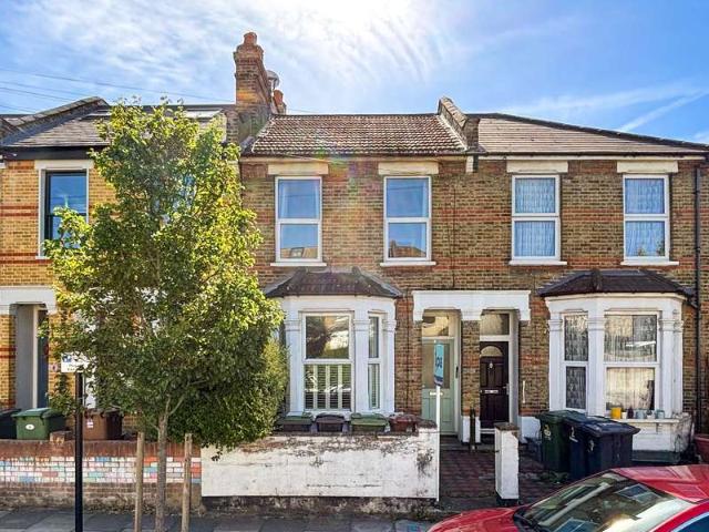 Flat for sale in London Borough of Lewisham, Greater London