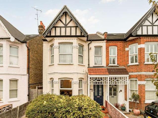Flat for sale in West Ealing, Greater London