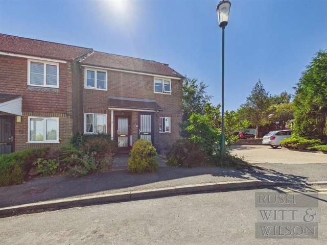 Flat for sale in Battle, Heathlands