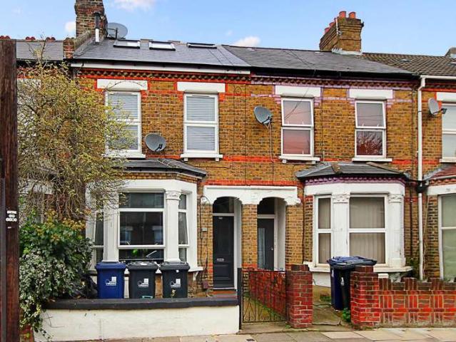 Flat for sale in London Borough of Ealing, Hanwell