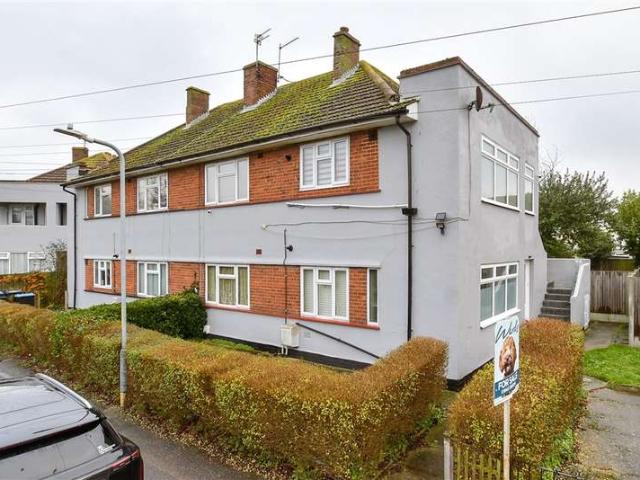 Flat for sale in Newington, Acol