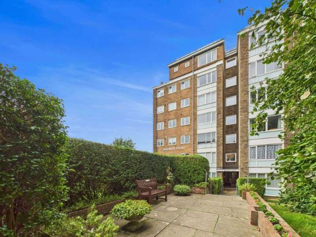 Flat for sale in Hangleton
