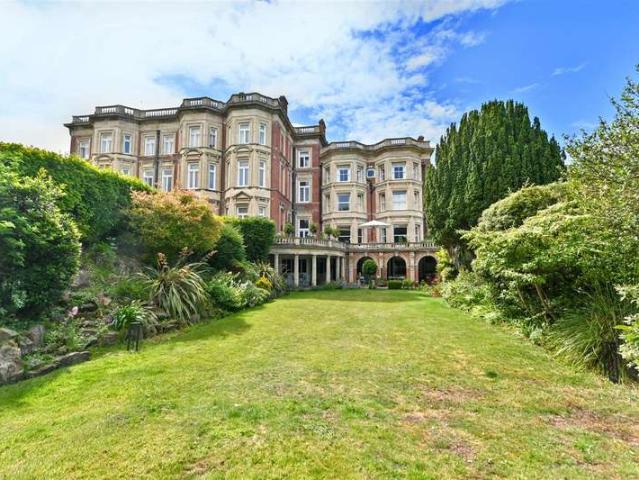 Flat for sale in Eastbourne, East Sussex