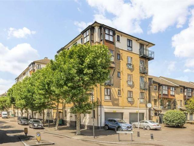 Flat for sale in Silvertown, Greater London