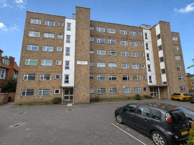 Flat for sale in Boscombe, Bournemouth