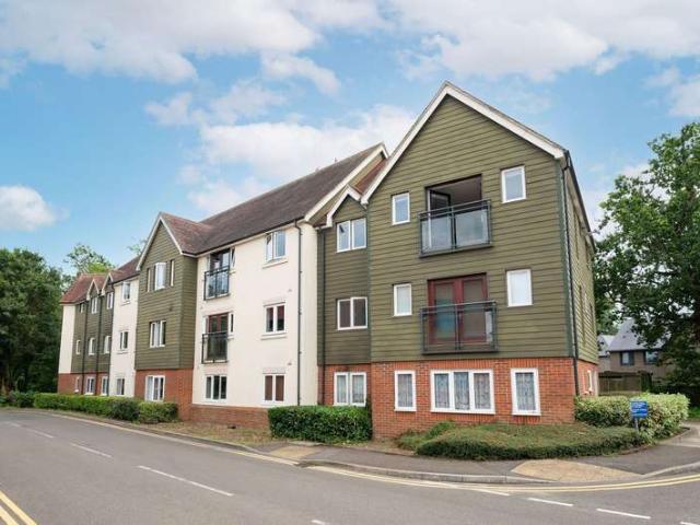 Flat for sale in Horsham, West Sussex