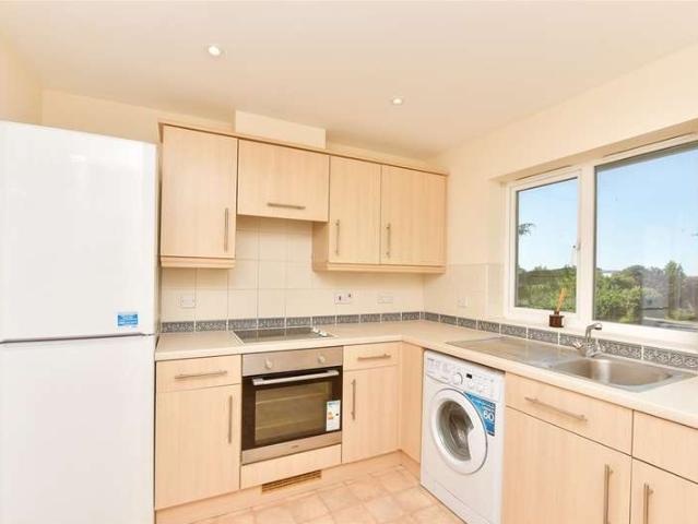 Flat for sale in Midway, Kent